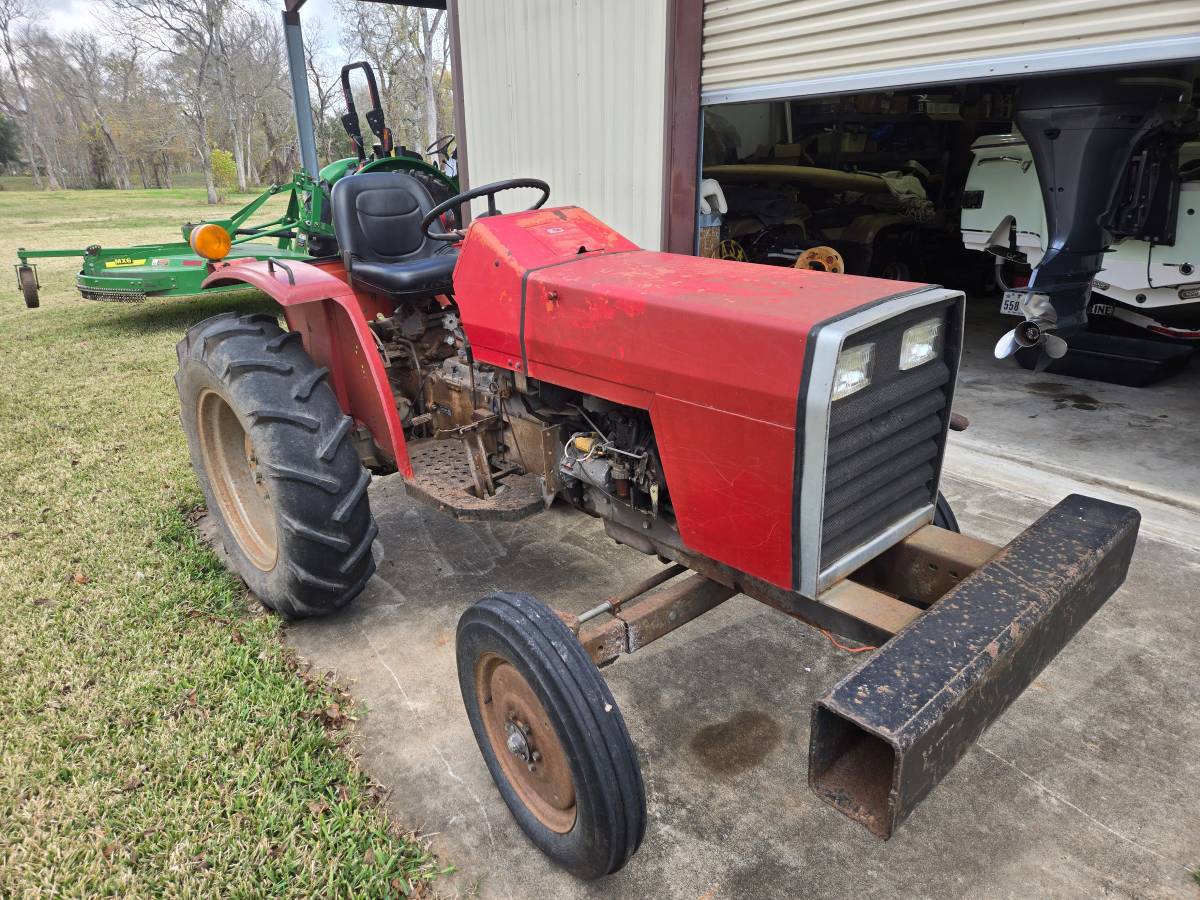 Massey-ferguson-diesel-1996-red-2