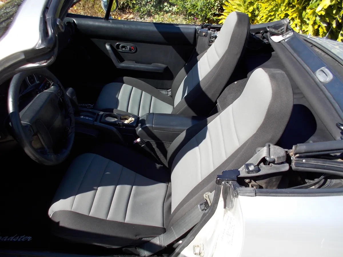 Mazda-Miata-1991-Silver-Black-3