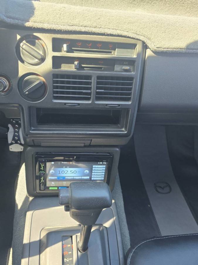 Mazda-b-series-1990-12