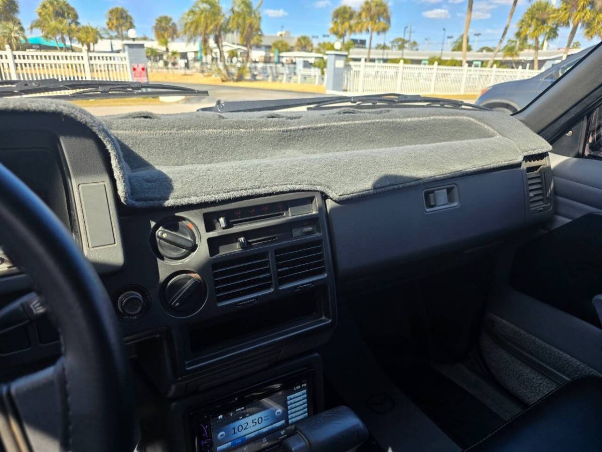 Mazda-b-series-1990-14