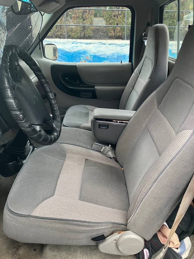 Mazda-b-series-1996-blue-2