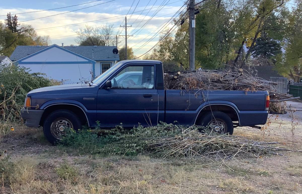 Mazda-b-series-b2200-1989-blue