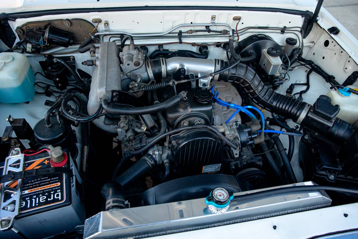 Mazda-b-series-b2200-short-bed-1991-white-2