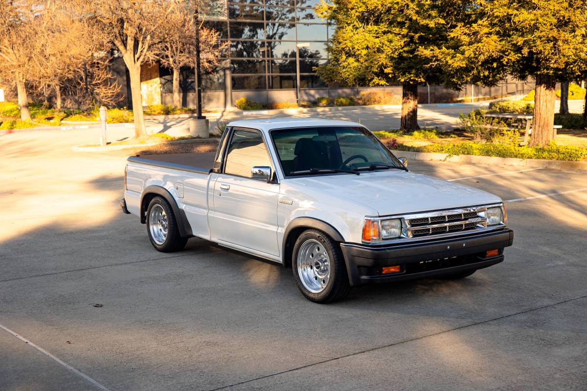 Mazda-b-series-b2200-short-bed-1991-white-6