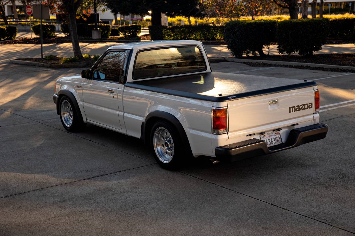 Mazda-b-series-b2200-short-bed-1991-white-7