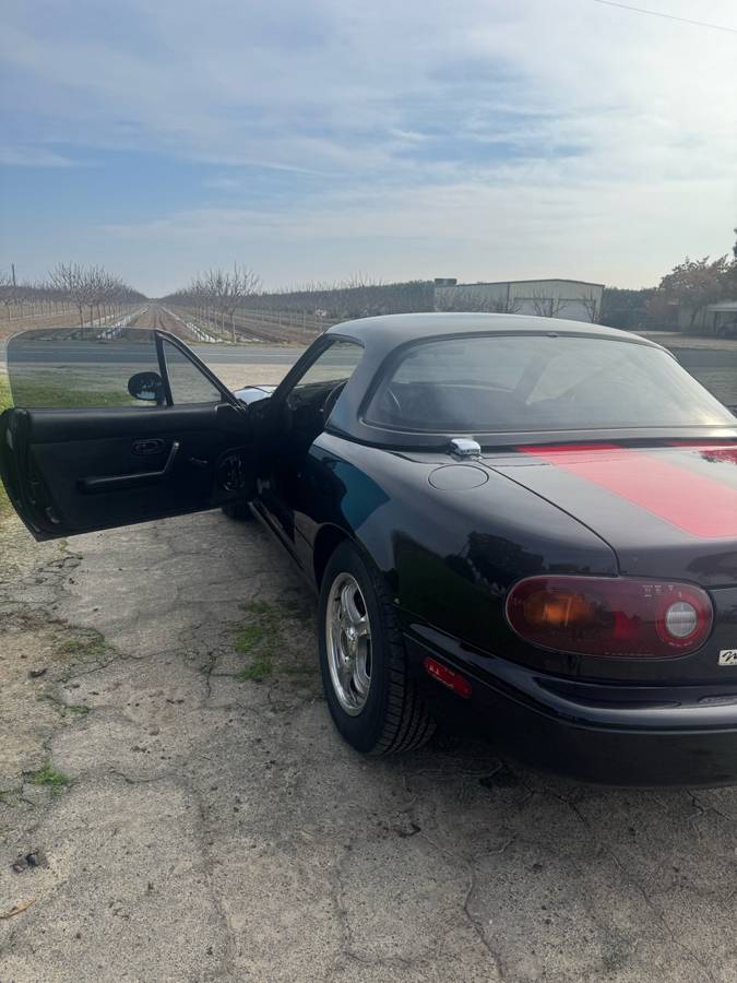 Mazda-mx-5-miata-1991-black-17