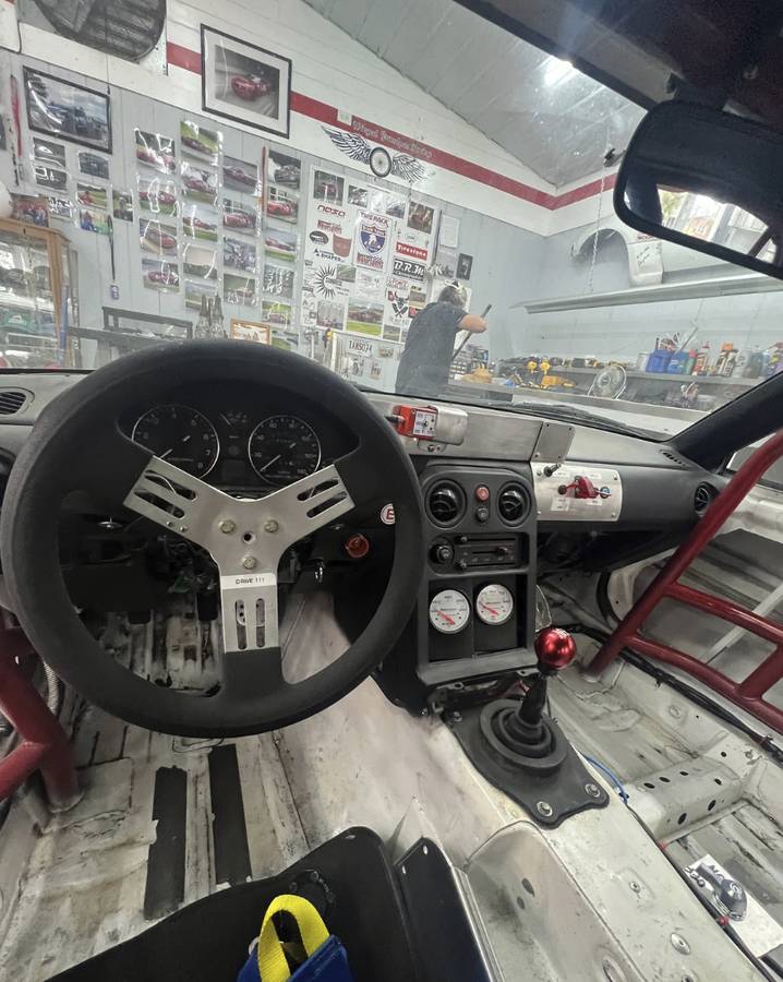 Mazda-mx-5-miata-1992-10