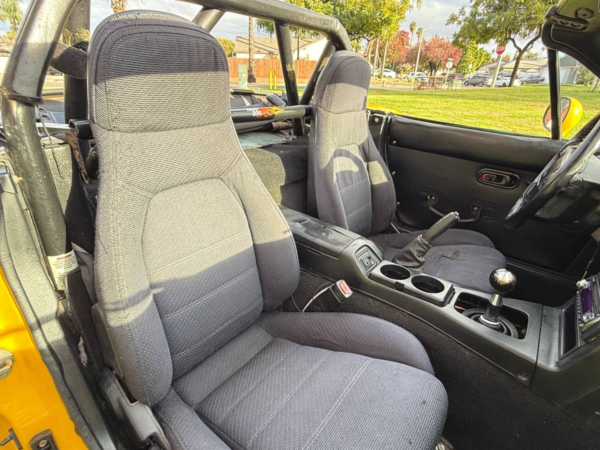 Mazda-mx-5-miata-1992-16