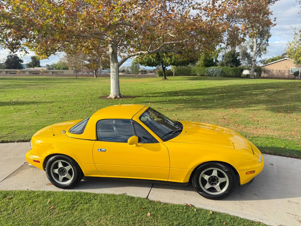 Mazda-mx-5-miata-1992-17
