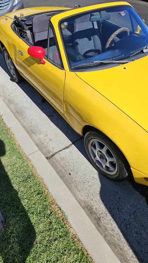 Mazda-mx-5-miata-1992-yellow-6