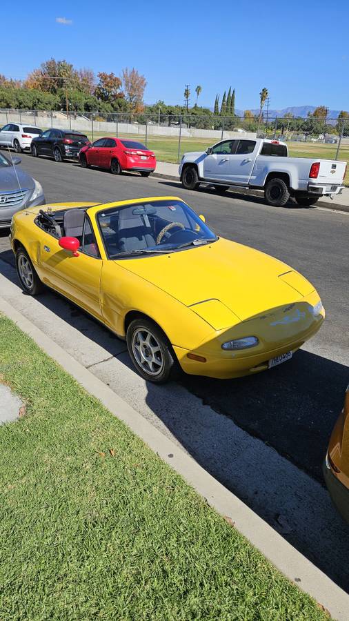 Mazda-mx-5-miata-1992-yellow-7