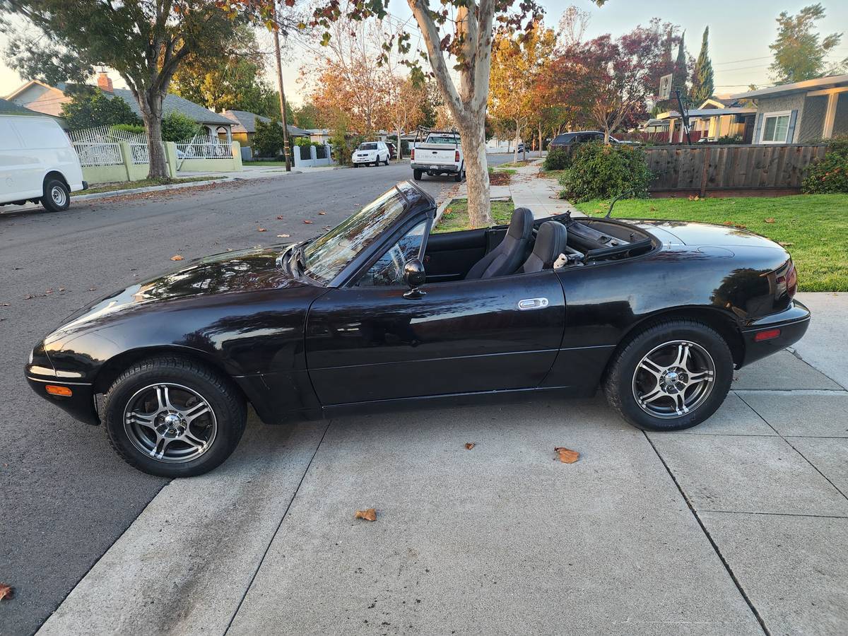 Mazda-mx-5-miata-1996-black-13