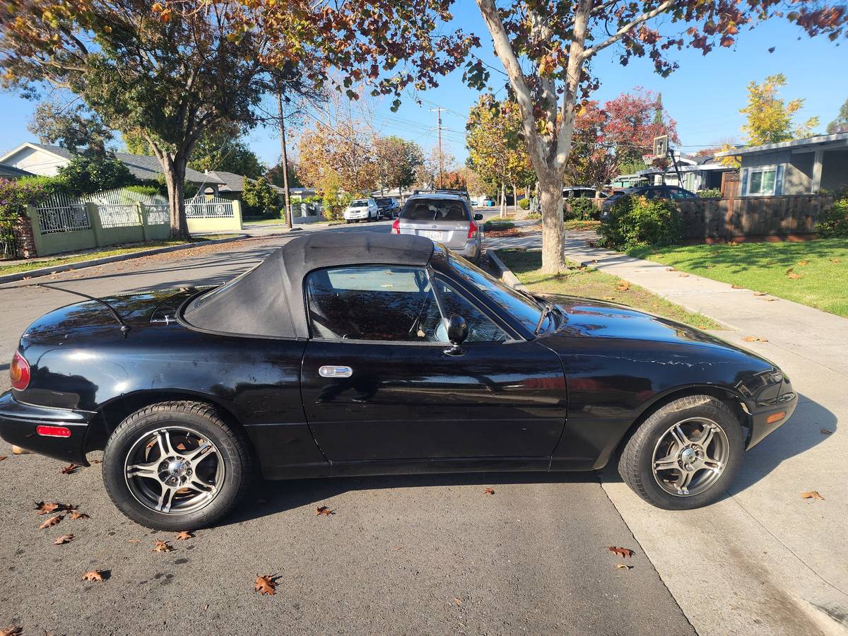Mazda-mx-5-miata-1996-black-5
