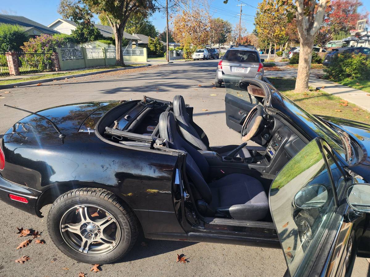 Mazda-mx-5-miata-1996-black-8