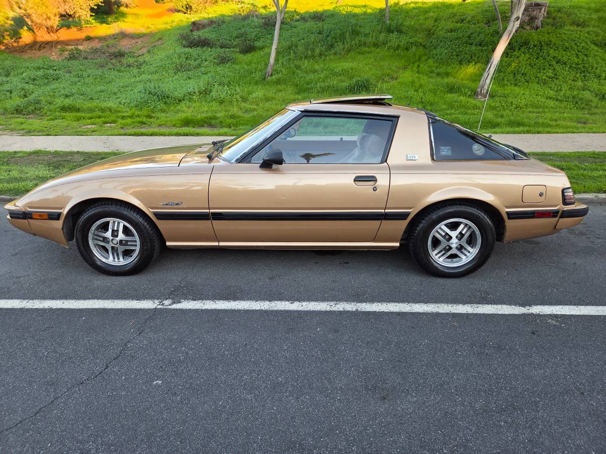 Mazda-rx-7-1982