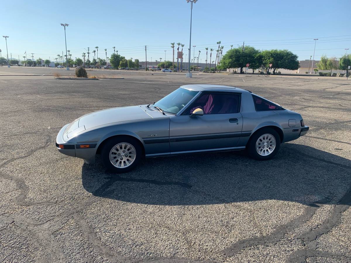 Mazda-rx7-1985-blue-17