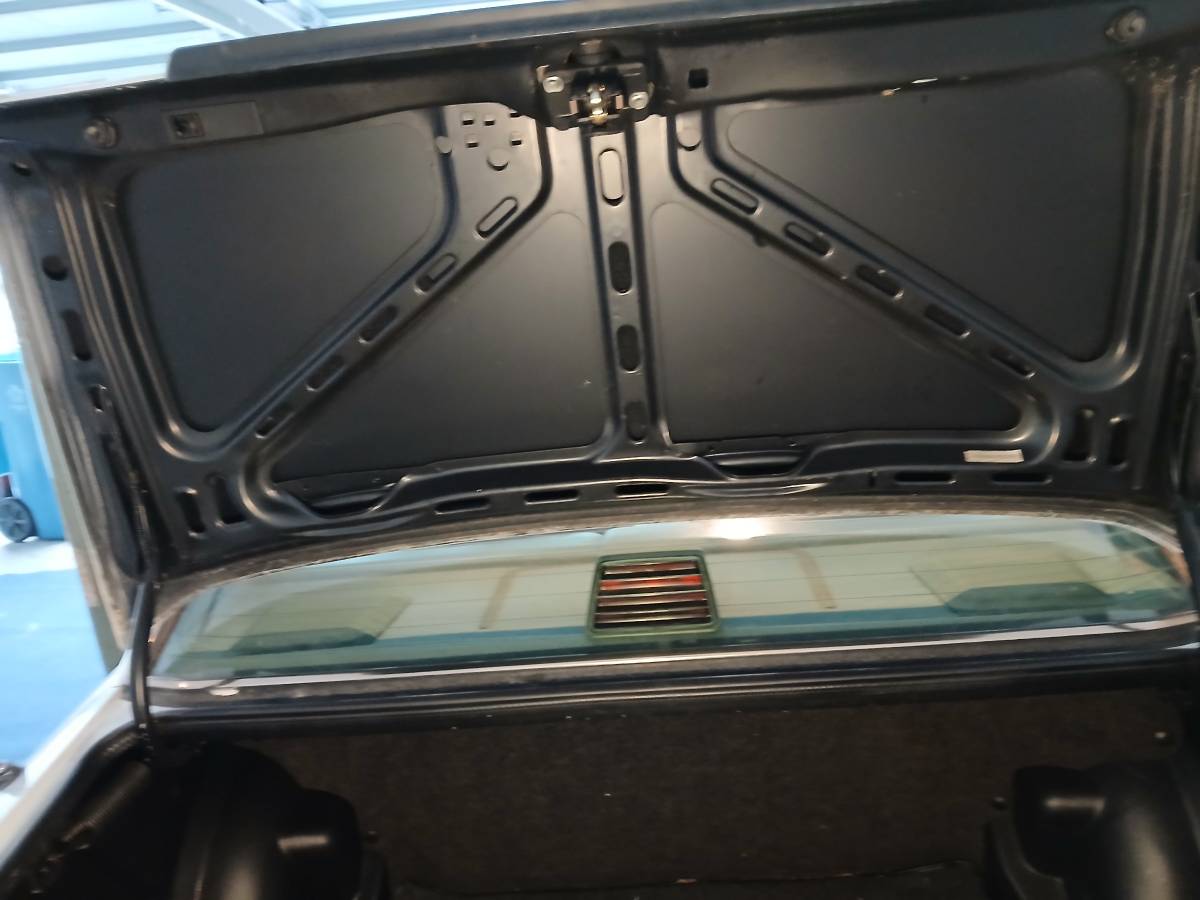 Mercedes-109-2.6-1992-10