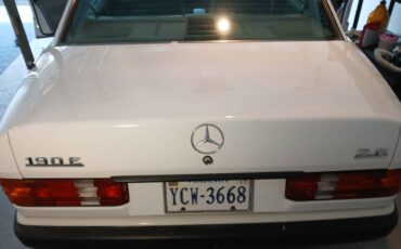 Mercedes-109-2.6-1992-12