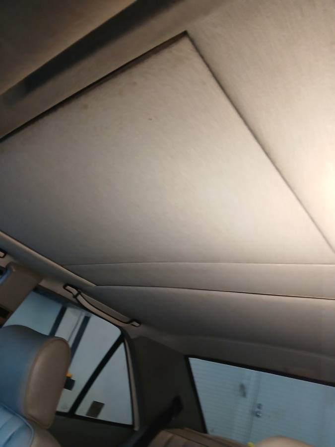 Mercedes-109-2.6-1992-15