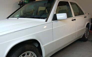 Mercedes-109-2.6-1992-6