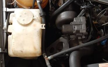 Mercedes-1983-blue-11