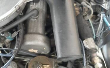 Mercedes-1983-blue-12