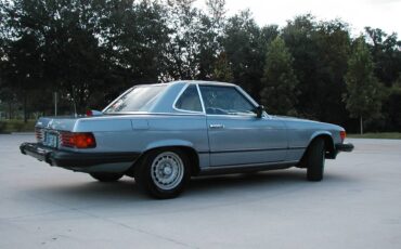 Mercedes-1983-blue-2