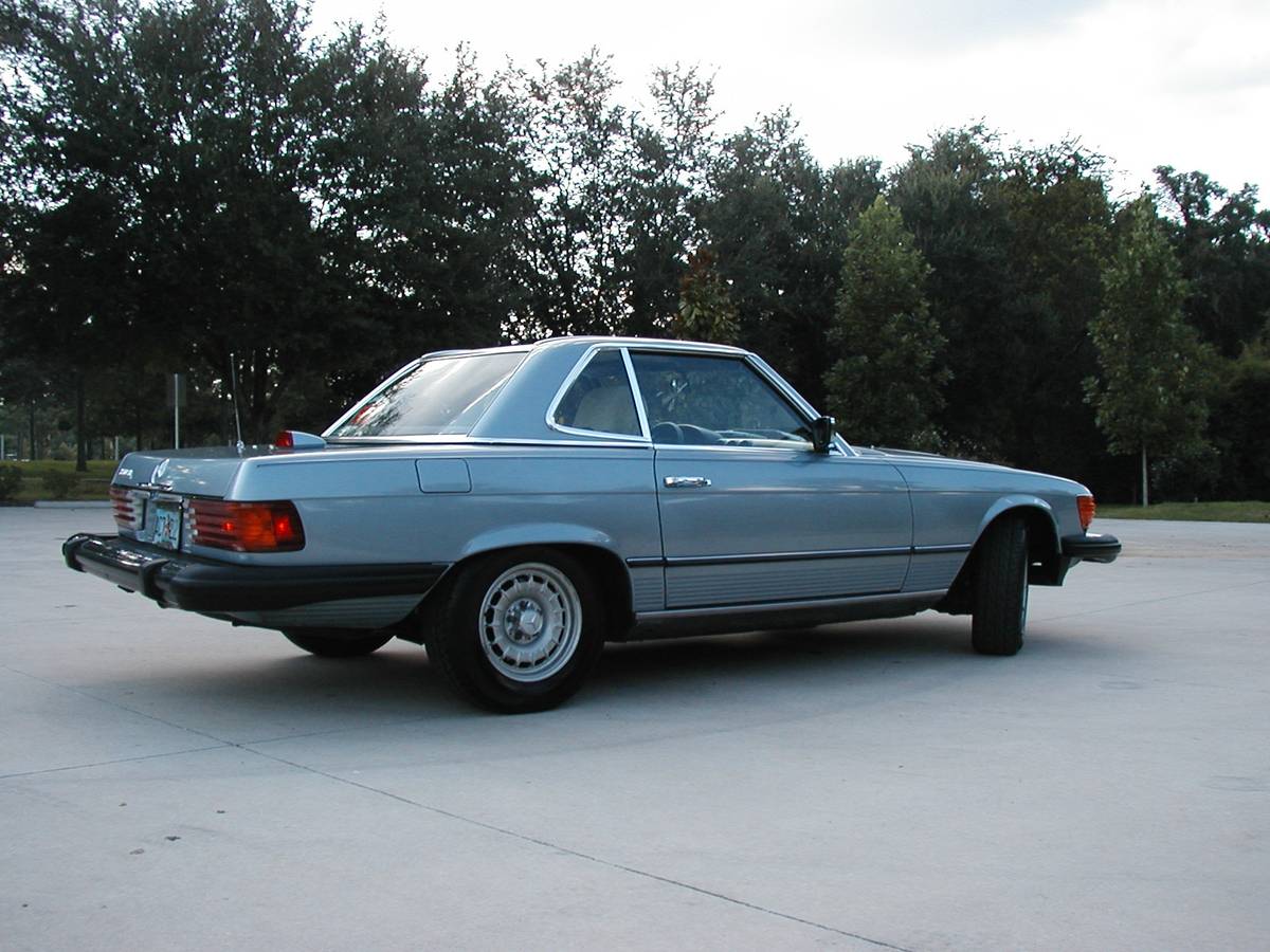 Mercedes-1983-blue-2