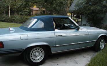 Mercedes-1983-blue-8