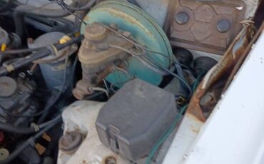 Mercedes-240d-diesel-1979-white-11