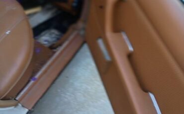 Mercedes-240d-diesel-1979-white-16