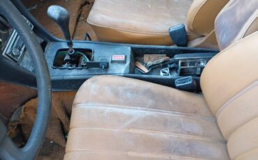 Mercedes-240d-diesel-1979-white-20