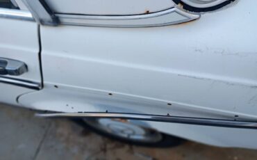 Mercedes-240d-diesel-1979-white-8