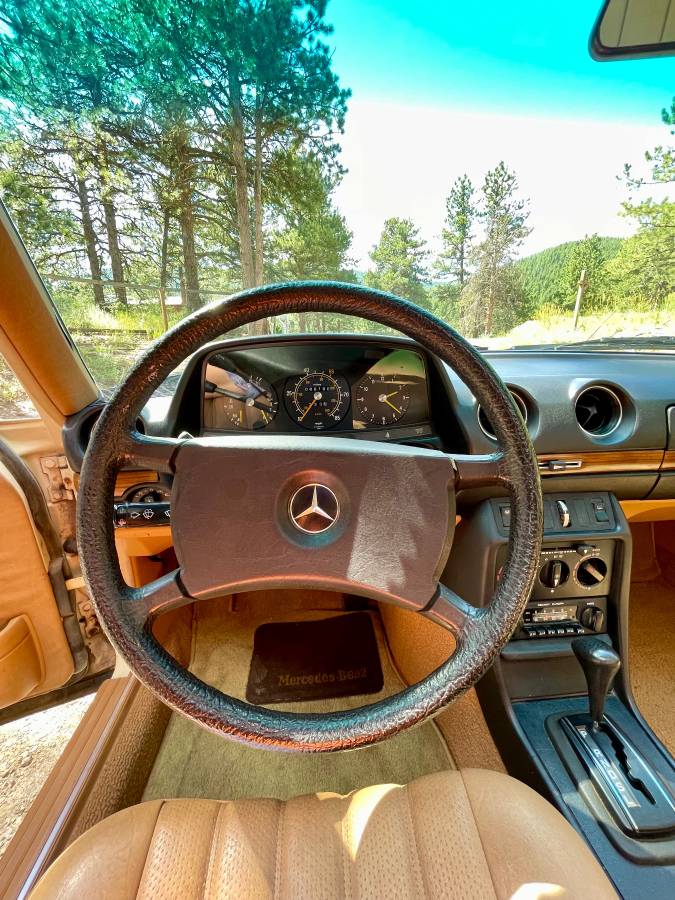 Mercedes-240d-diesel-1981-yellow-2