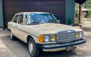 Mercedes-240d-diesel-1981-yellow-3
