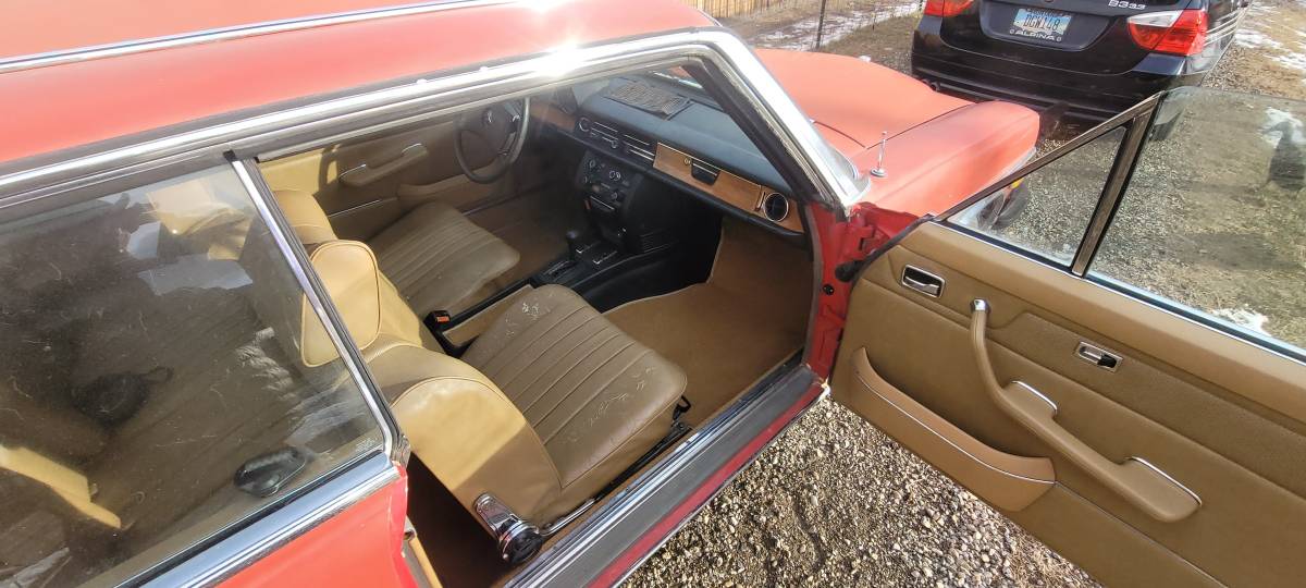 Mercedes-280c-1974-31