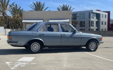 Mercedes-280e-1979-blue-1