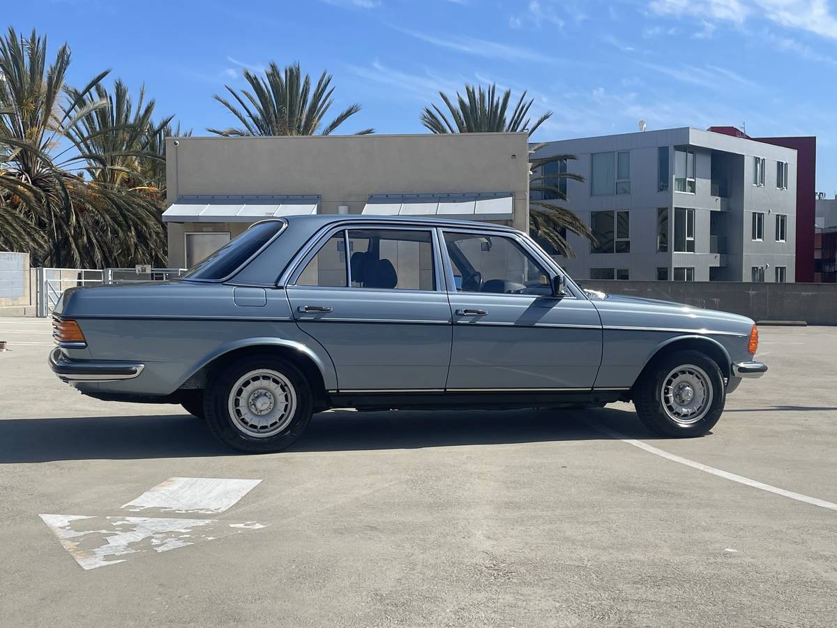 Mercedes-280e-1979-blue-1
