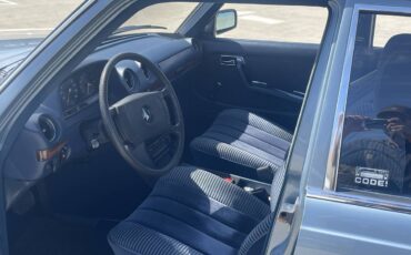 Mercedes-280e-1979-blue-2