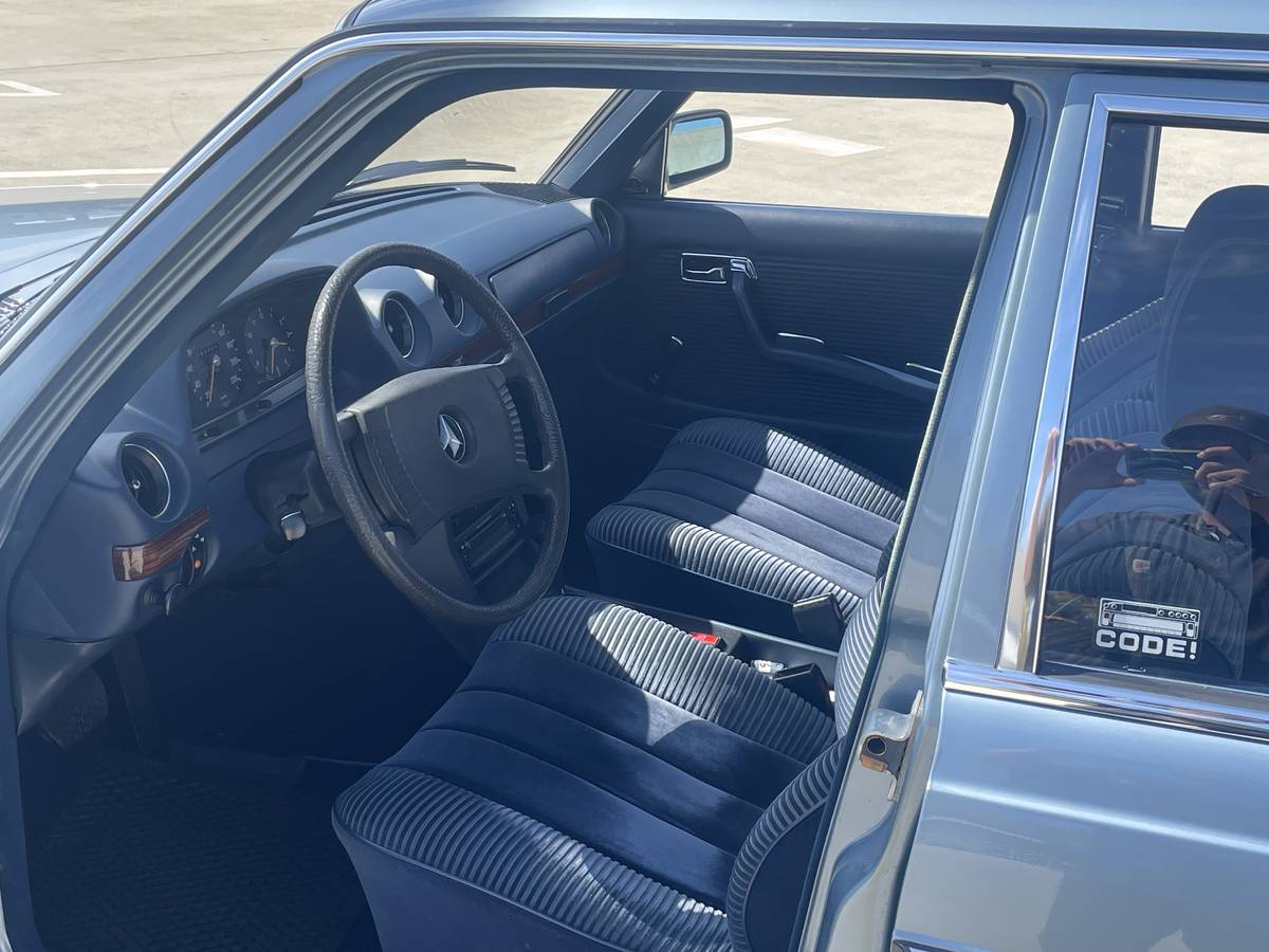 Mercedes-280e-1979-blue-2