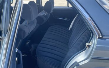 Mercedes-280e-1979-blue-4