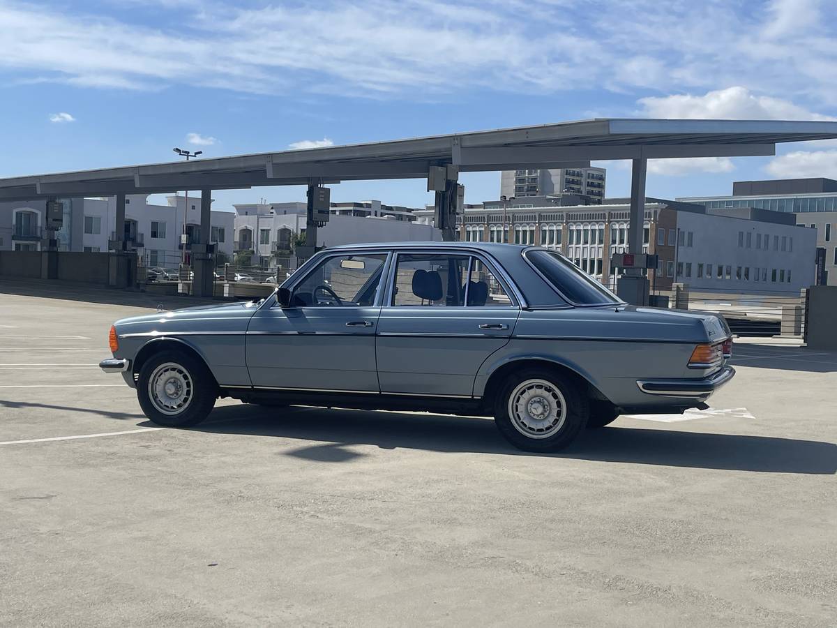 Mercedes-280e-1979-blue