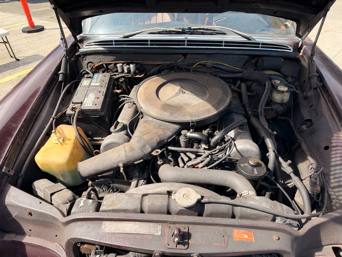 Mercedes-280se-1973-10