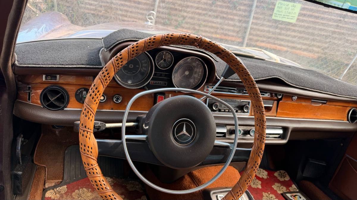 Mercedes-280se-1973-11