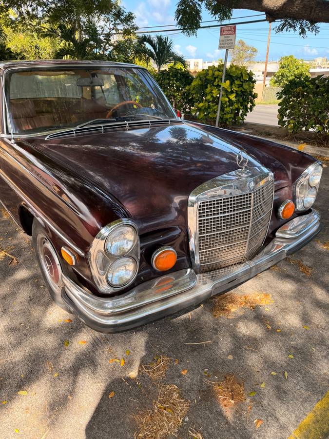 Mercedes-280se-1973-3