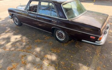 Mercedes-280se-1973-4