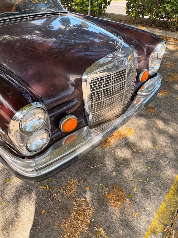 Mercedes-280se-1973-5