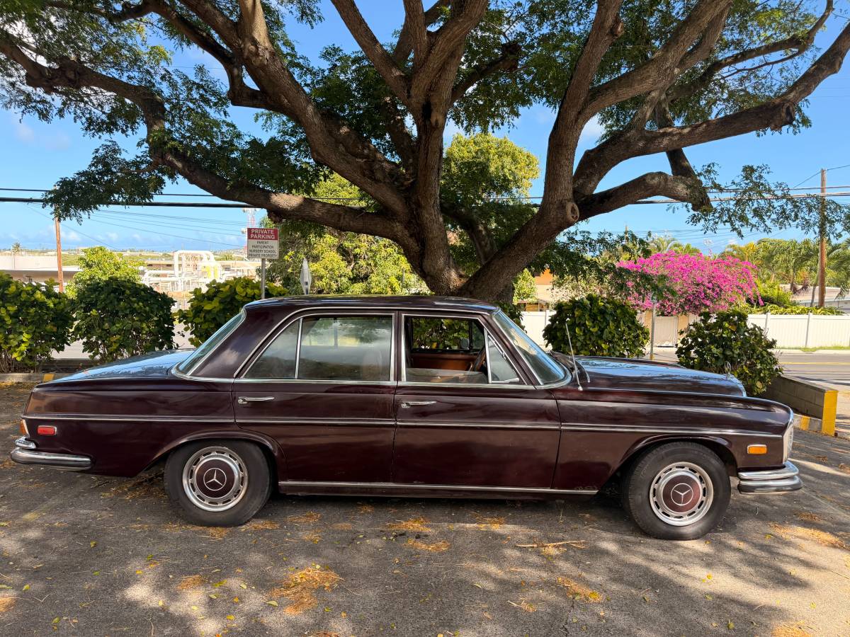 Mercedes-280se-1973-6