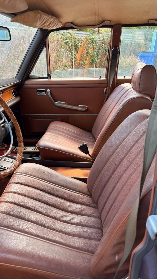 Mercedes-280se-1973-9