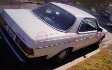 Mercedes-300cd-turbo-diesel-1982-white-2